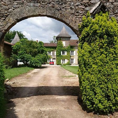 Bed and Breakfast Pierre Deluen Domaine De La Grange De Quaire Chassenon Exterior foto