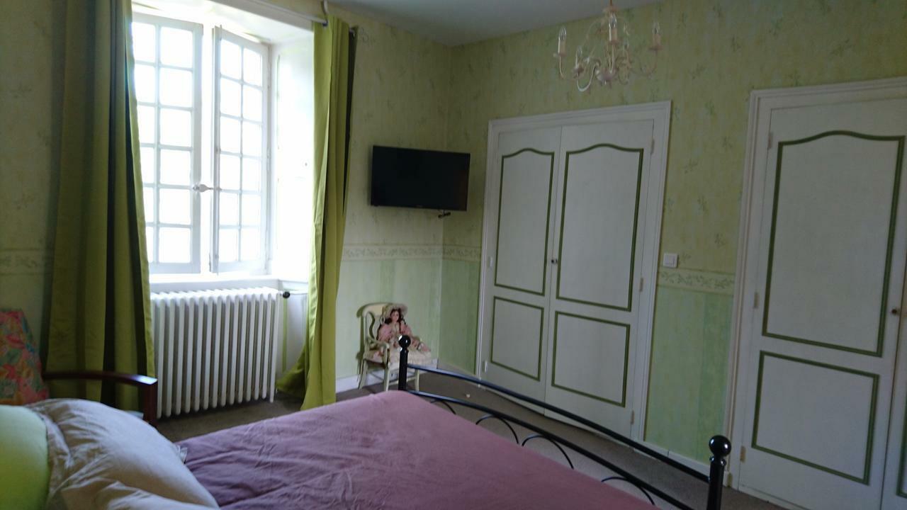 Bed and Breakfast Pierre Deluen Domaine De La Grange De Quaire Chassenon Exterior foto