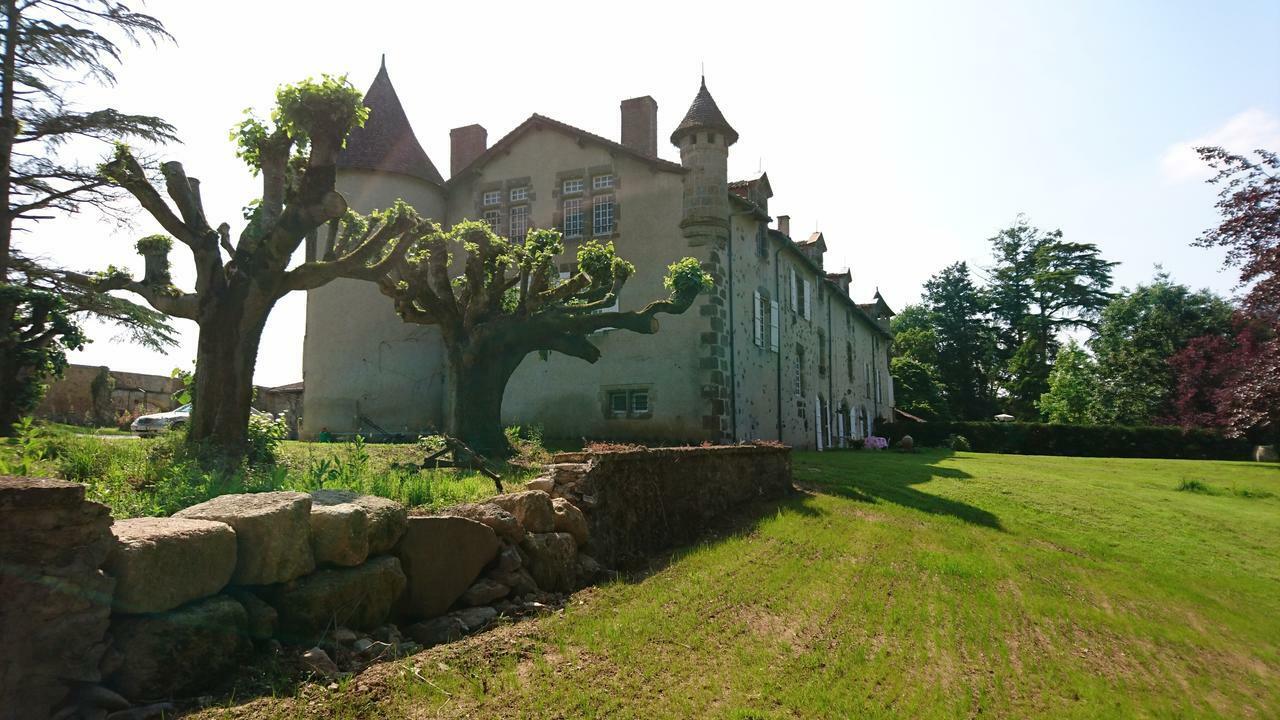 Bed and Breakfast Pierre Deluen Domaine De La Grange De Quaire Chassenon Exterior foto