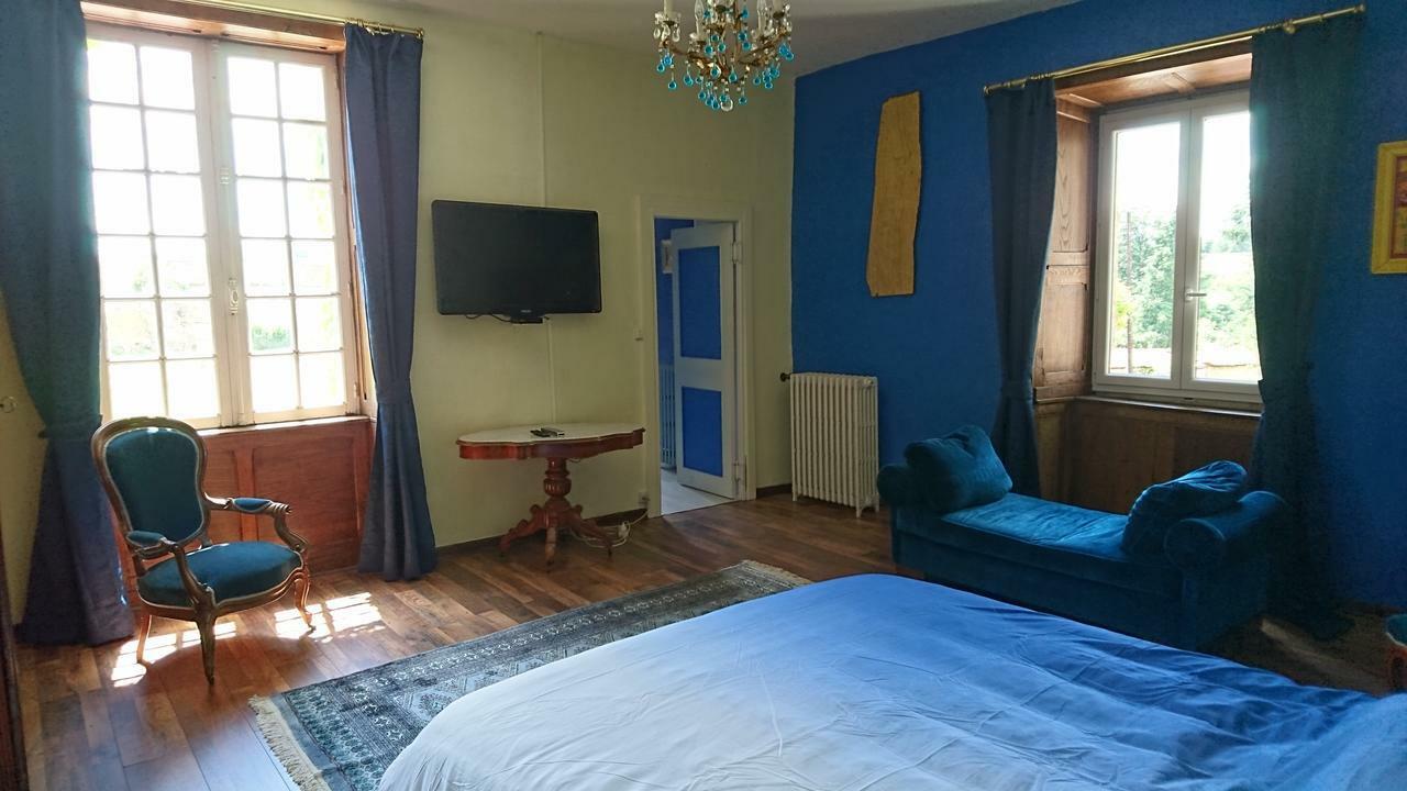 Bed and Breakfast Pierre Deluen Domaine De La Grange De Quaire Chassenon Exterior foto