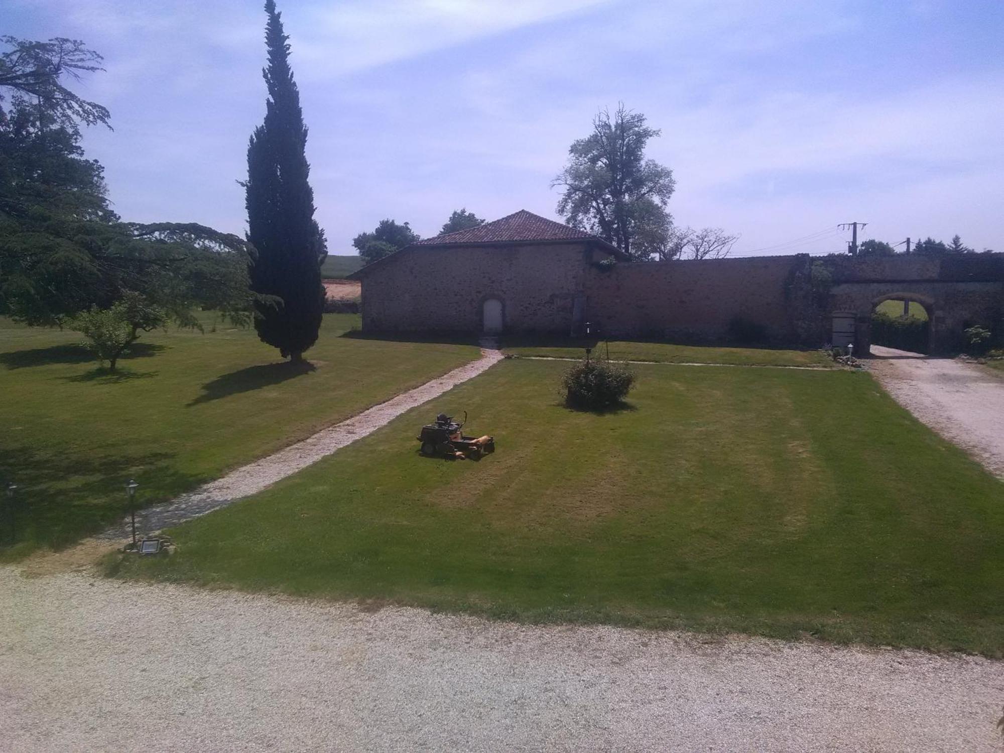 Bed and Breakfast Pierre Deluen Domaine De La Grange De Quaire Chassenon Exterior foto