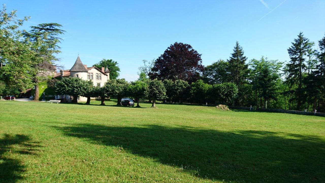 Bed and Breakfast Pierre Deluen Domaine De La Grange De Quaire Chassenon Exterior foto